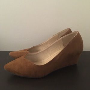 Camel color wedge